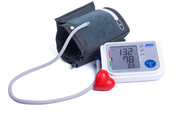 Monitor Automático Pressão Arterial Braço Isolado Fundo Branco — Fotografia de Stock