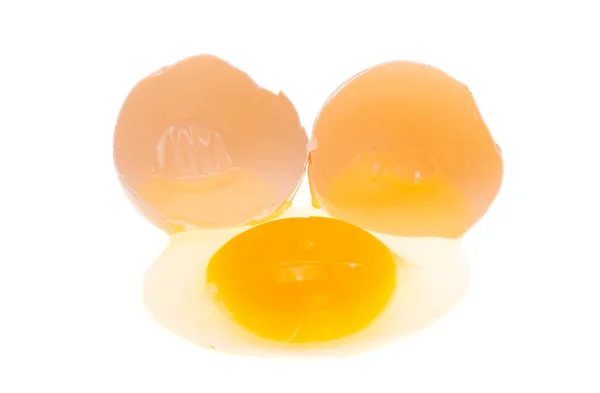 生卵が白い背景で隔離 — ストック写真