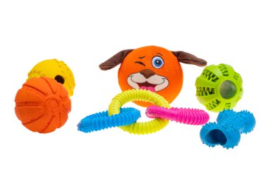 köpek oyuncakları beyaz arkaplanda izole