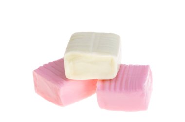 Beyaz bir arka plan üzerinde çiğneme