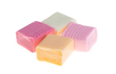 Beyaz bir arka plan üzerinde çiğneme