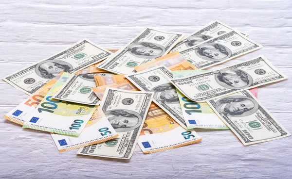 Euro Moneda Sobre Fondo Madera —  Fotos de Stock