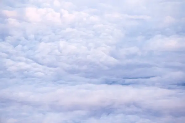 Uçak Penceresinden Bulutların Görüntüsü — Stok fotoğraf