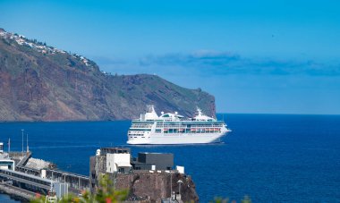 Feribotlu Madeira adasının manzarası