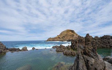 Madeira adasındaki Porto Moniz 'in güzel manzarası
