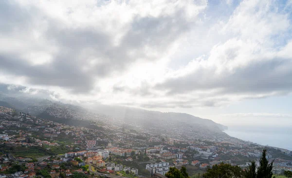 从山上到Funchal市的风景 — 图库照片