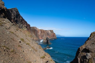 Güneşli bir günde Madeira adasının güzel manzarası