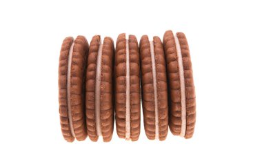 Beyaz arka plan üzerinde izole sandviç kurabiye