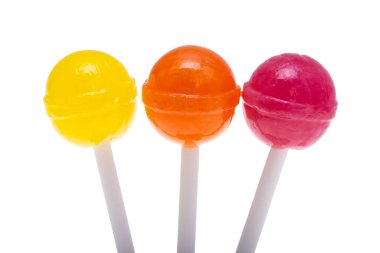 Beyaz arkaplanda lolipop izole edildi