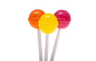 Beyaz arkaplanda lolipop izole edildi
