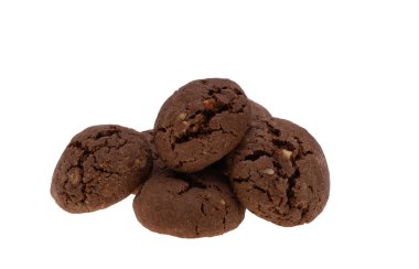 Beyaz arkaplanda izole edilmiş çikolatalı kurabiye