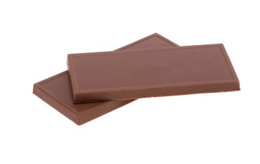 Beyaz arkaplanda izole edilmiş çikolata