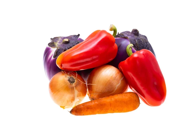 Овощи Перец Лук Морковь Баклажаны Изолированы Белом Фоне — стоковое фото