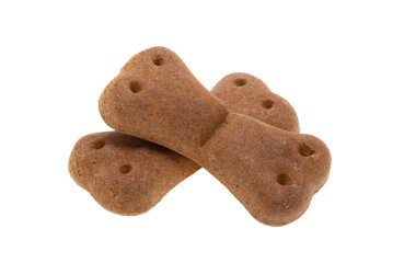 Beyaz arka planda izole köpek bisküvileri