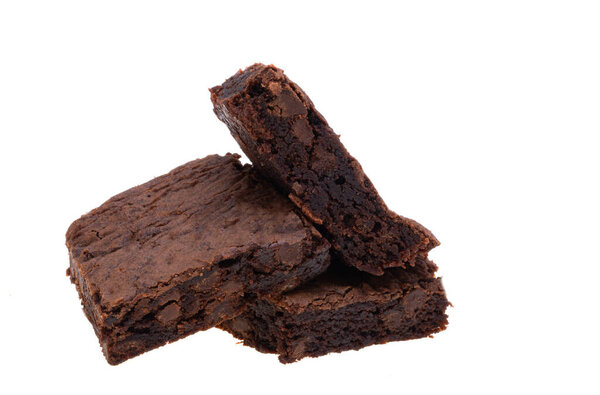 шоколадный кекс на белом фоне