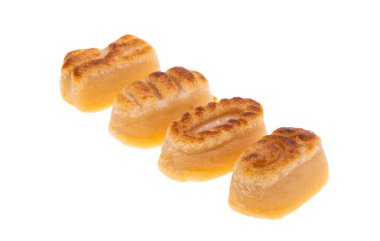 İspanyol badem ezmesi beyaz arkaplanda izole edilmiş