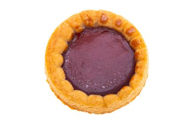 Beyaz arkaplanda izole edilmiş reçelli bisküvi