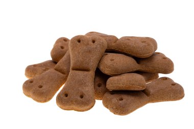 Beyaz arka planda izole köpek bisküvileri
