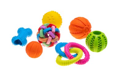köpek oyuncakları beyaz arkaplanda izole