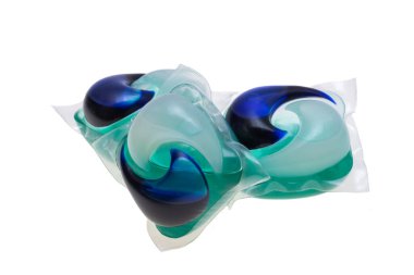 çamaşır kapsülü beyaz arkaplanda izole