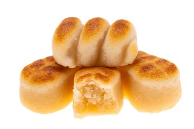 İspanyol badem ezmesi beyaz arkaplanda izole edilmiş