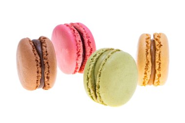 Beyaz arka plan üzerinde izole macarons