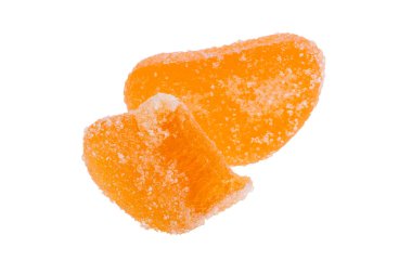 beyaz arkaplanda izole edilmiş meyveli şekerler