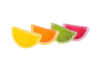 Beyaz arkaplanda izole edilmiş meyve reçeli