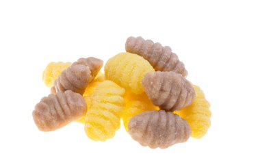 gnocchi beyaz arkaplanda izole edildi