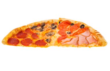 Beyaz arkaplanda izole edilmiş pizza