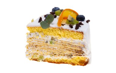 Beyaz arka planda meyveli kek