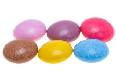 çikolata renkli düğmeler beyaz arkaplanda izole