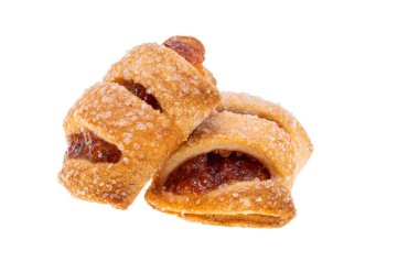 Beyaz arka plan üzerinde izole reçelli puf böreği