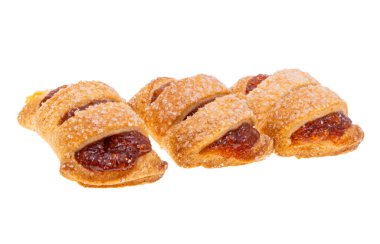 Beyaz arka plan üzerinde izole reçelli puf böreği