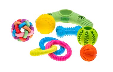 köpek oyuncakları beyaz arkaplanda izole