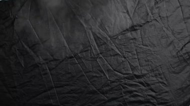 Demirden siyah kumaş buharı