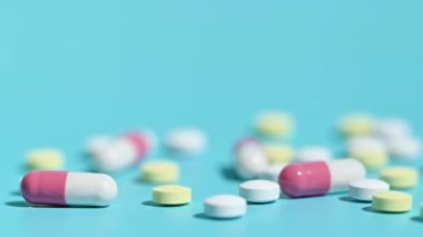 haplar mavi arka planda yakın plan