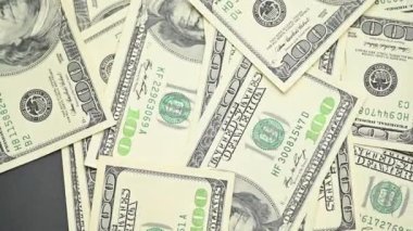 100 doların arka planı yakından dönüyor