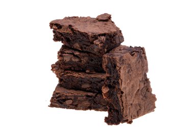 Brownie turtası beyaz arkaplanda izole
