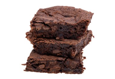 Brownie turtası beyaz arkaplanda izole