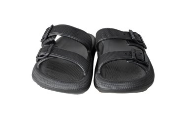 Siyah parmak arası terlikler beyaz arkaplanda izole edildi