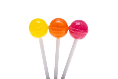 Beyaz arkaplanda lolipop izole edildi