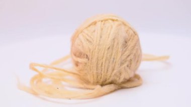 Koyun tüyü yumağı. Yaklaş.