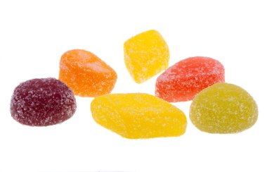 Beyaz arka plan üzerinde izole marmelat şeker