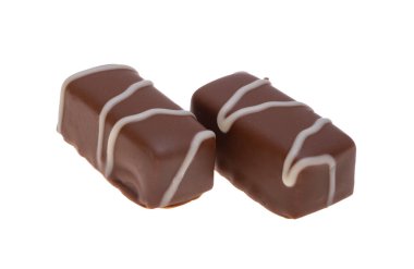 Beyaz arka planda izole çikolatalar