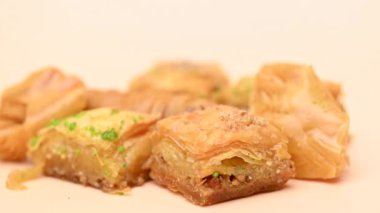 Ballı tatlı baklava. Yaklaş.