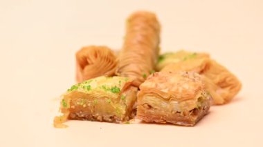 Ballı tatlı baklava. Yaklaş.
