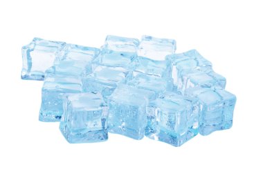 Beyaz arkaplanda izole buz küpleri