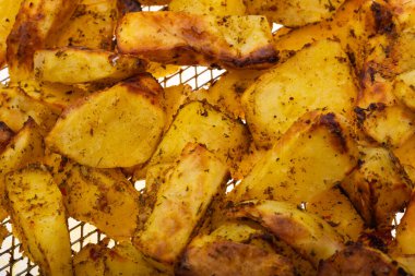 Beyaz arka plan üzerinde izole patates kızartması