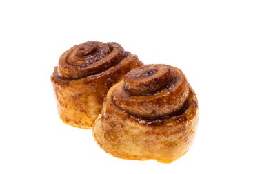Cinnabon beyaz arkaplanda izole edildi